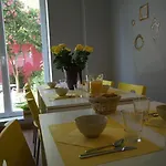 Little Lodge Hotel
